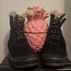 EUC Clark’s winter boots ❄️